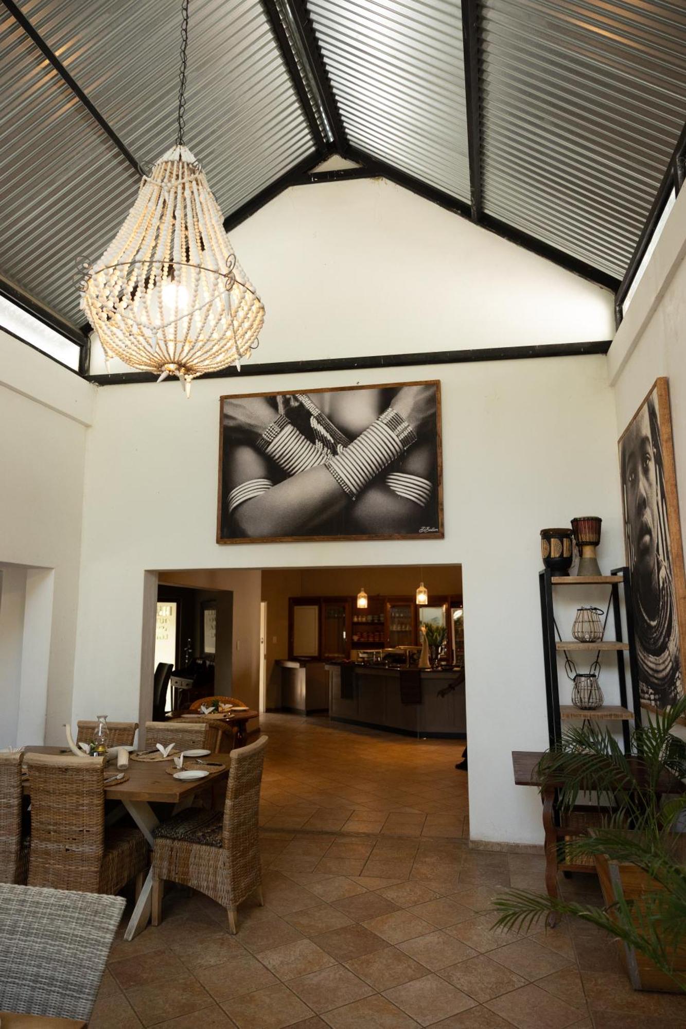 Out Of Africa Town Lodge Otjiwarongo Dış mekan fotoğraf